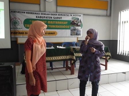 Monitoring dan Evaluasi Community TB Care Aisyiyah Garut. (Foto:SB)